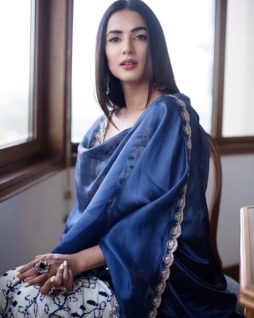 sonal chauhan images